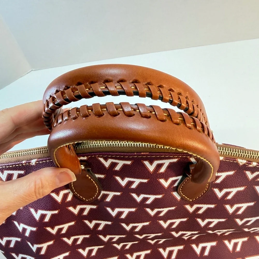 Dooney & Bourke excellent pre